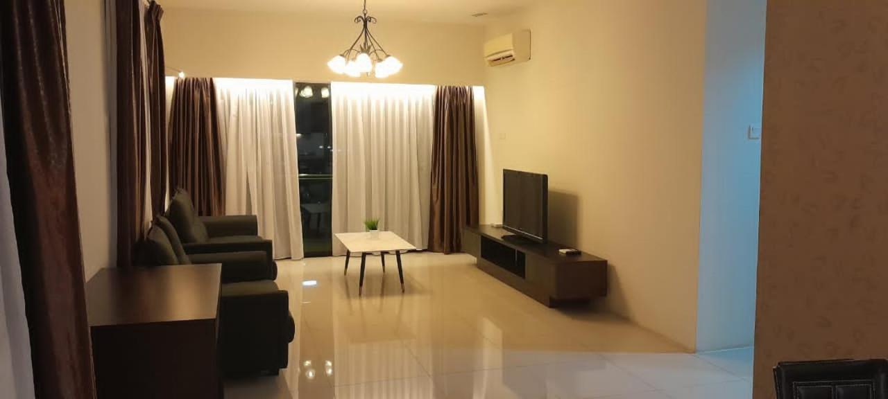 K. Riverfront Apartment Ipoh Exterior photo