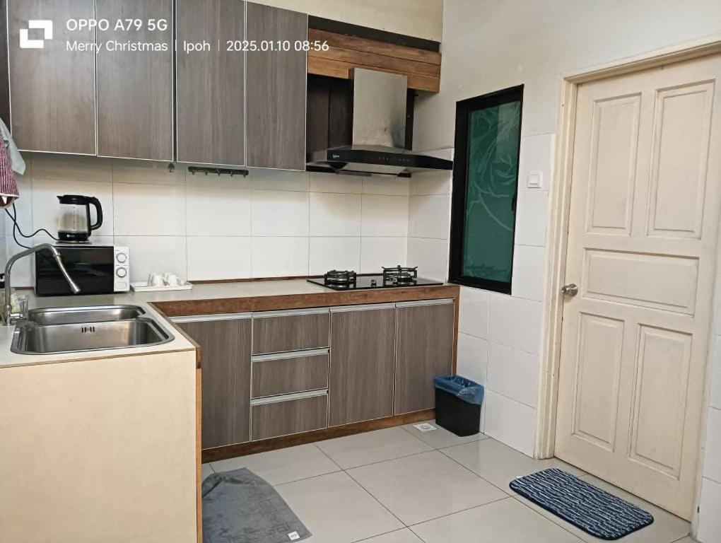 K. Riverfront Apartment Ipoh Room photo